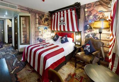 Legoland hotel pirate room